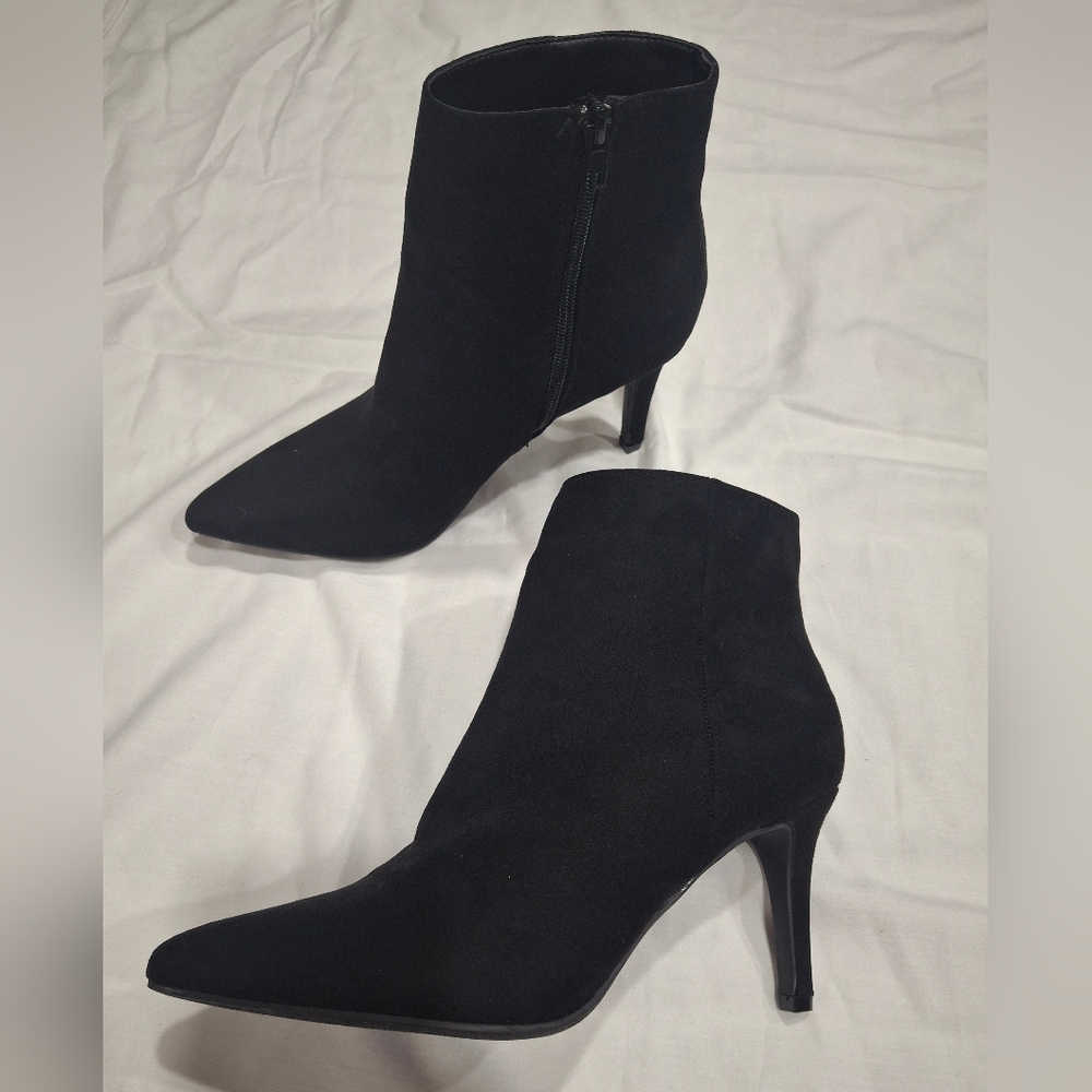 Rouge Helium Black Heeled Boots.Size 9 - Picture 3 of 10